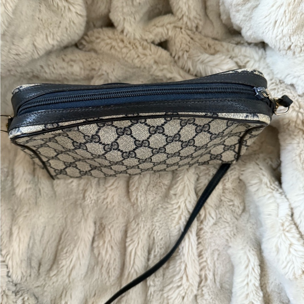 Vintage Authentic GUCCI Ophidia GG Monogram Navy Crossbody/Shoulder Bag - Picture 4 of 12